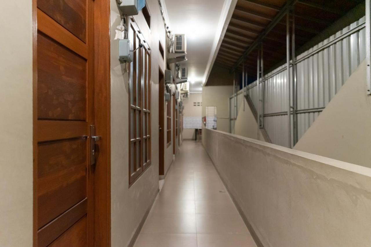 Reddoorz At Joyce Guest House Medan Exterior photo