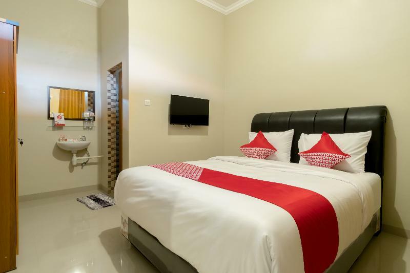 Reddoorz At Joyce Guest House Medan Exterior photo